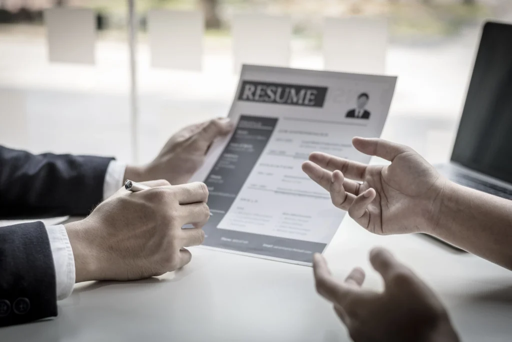 HR CHECKLIST MUST-HAVE TRAINING PROGRAMS FOR THIS YEAR