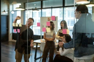 Hybrid leadership model presentation in leadership development session